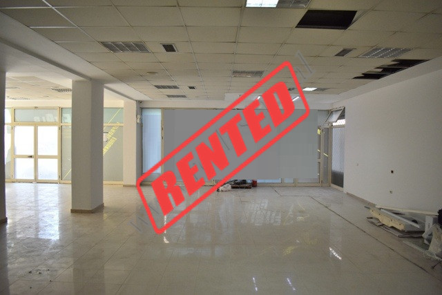 Commercial space for rent near Kika 2 Complex in Tirana.
Located on the ground floor of a new build